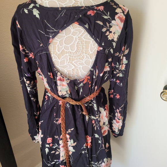 Floral dres- World Market with pocketw - Picture 3 of 6